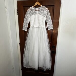 Elegant White Lace Kids Flower Girl/Communion Dress (12-15 year olds)